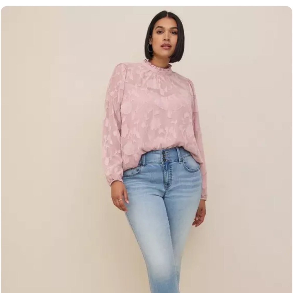 Torrid Chiffon Clip Floral Bubble Hem Blouse - Picture 2 of 12